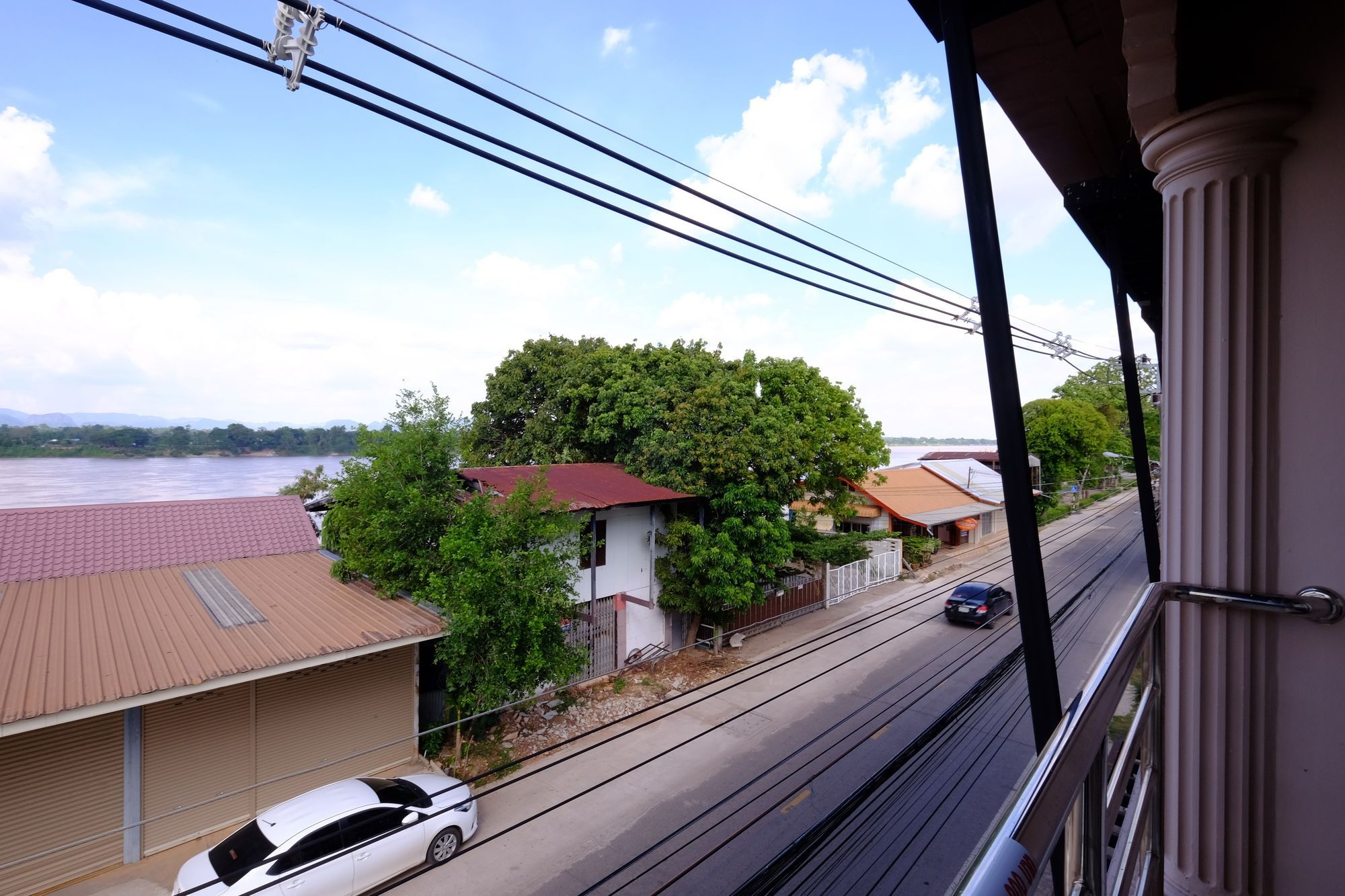 Baan Rim Khong Hotel Накхонпханом Экстерьер фото